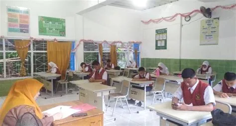 Hingga Hari ke 3 Pelaksanaan Ujian Sekolah di UPT SPF SMPN 53 Makassar ...