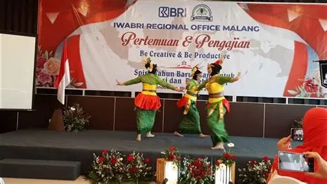 iwabri jember tari lahbako - YouTube