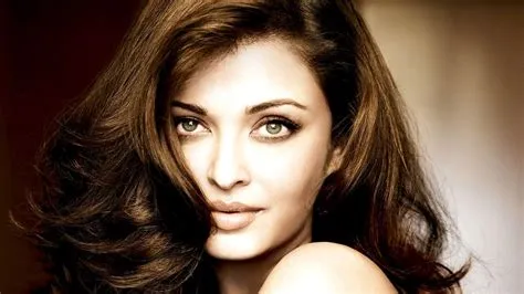 Indian Celebrities Wallpapers - Top Free Indian Celebrities Backgrounds ...