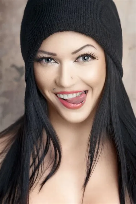 by Seleena Kurianowicz on dark side | Pinterest | Light Eye Makeup ...