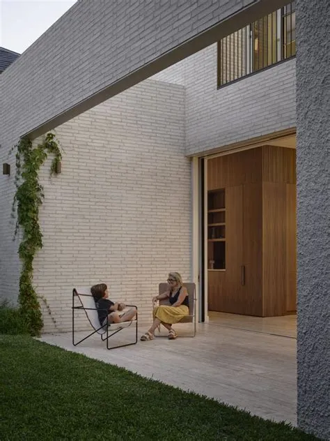 Malvern East Terrace House by Studio Esteta