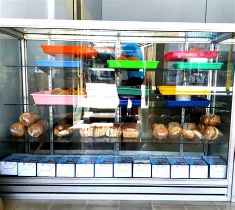 Toko Roti Sentral Jember: Bertahan dengan Cinta dan Kenangan - TelusuRI