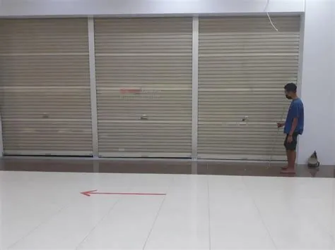 Rolling Door Jember - Pemasangan Rolling Door di Roxy Mall Jember