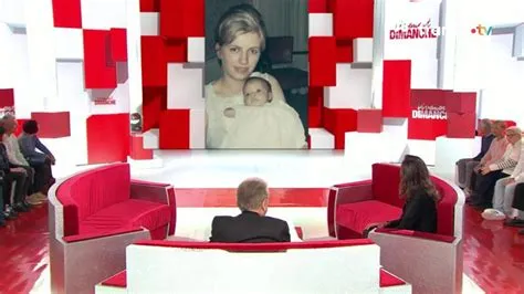 « Oh, elle est trop belle maman » : Karine Le Marchand présente sa mère ...