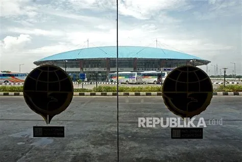 Bus AKAP Wajib Masuk ke Terminal Pulogebang | Republika Online