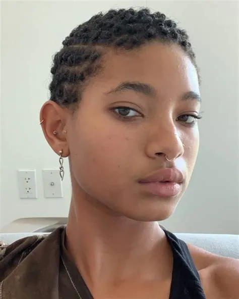 Willow Smith | Tagli di capelli mossi, Tagli di capelli, Capelli