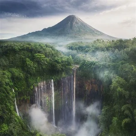 The amazing Java Island 🌋🌴 It lies between Sumatra and Bali, and is ...