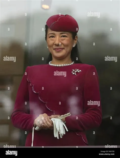 Crown Princess Masako celebrates Emperor Akihito's 82nd birthday from ...