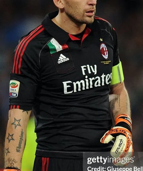 AC Milan 2012-13 GK 2 Kit