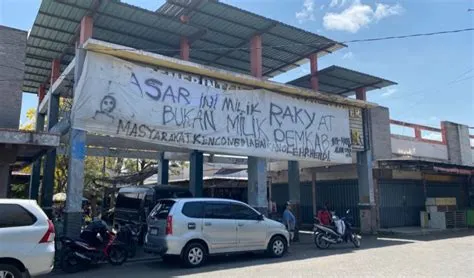 Kecewa dengan Bupati Sebelumnya, Pedagang Pasar Baru Kencong Tutup Logo ...