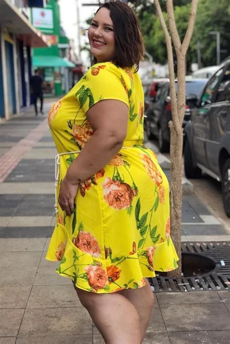 by Dennis Neylon on Beautiful curvy women | Curvy girl outfits ...