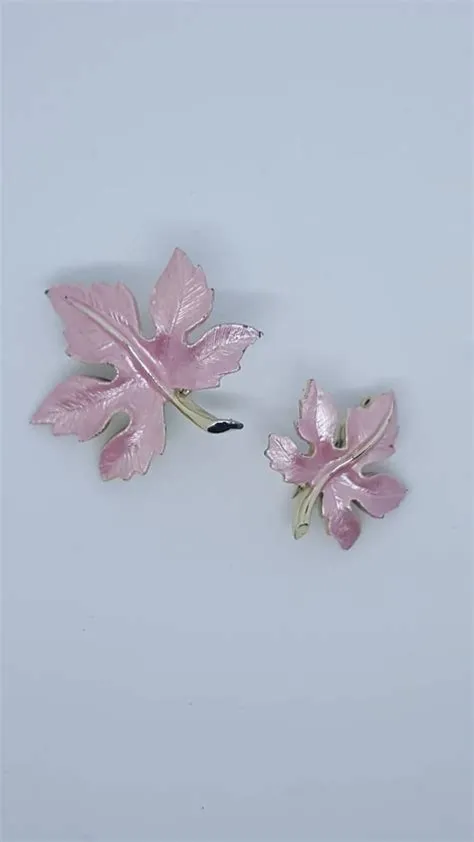 Vintage leaf leaves brooch - Gem