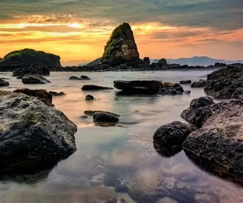 Pantai Tanjung Papuma Jember Dengan Pesona Yang Memukau