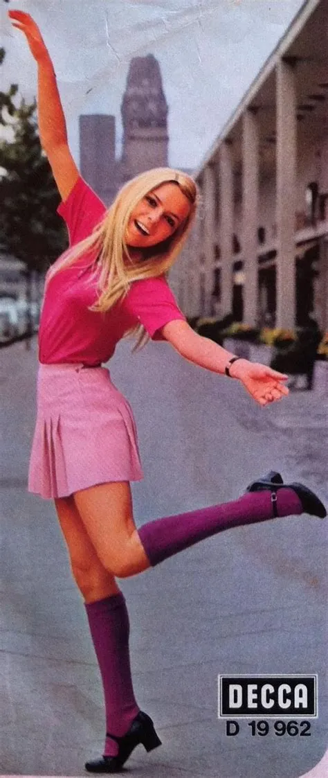by Oleg on France Gall | France gall, Sixties fashion, Fashion
