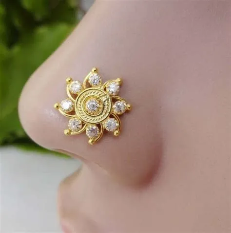 Real Round Diamond Nose Pin, Size : Free Size, Gender : Ladies' at Rs ...