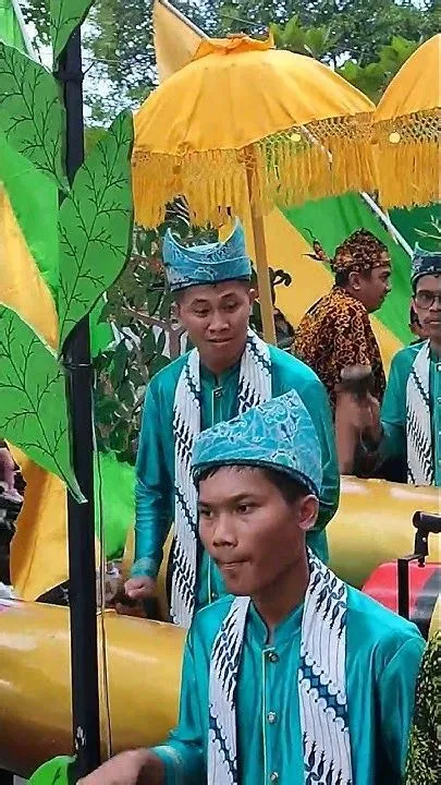 TARI LAHBAKO DAN PATROL JEMBER - YouTube