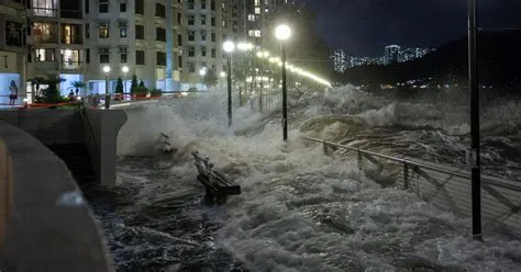 [B! その他] 超大型の台風18号、台湾東部で15人死亡・17人不明 せき止め湖決壊