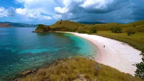 11 Beautiful Beaches in East Nusa Tenggara | Authentic Indonesia