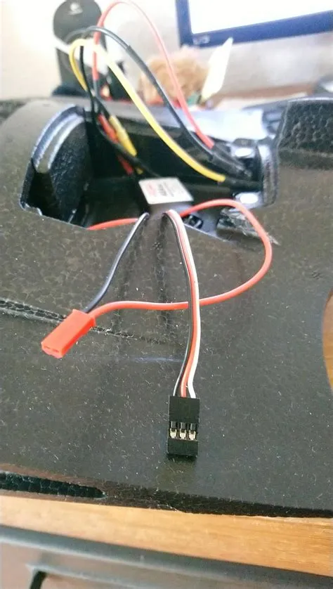 ESC wiring to FC for wing - 2 or 3 pins? - Drones and Model Aircraft ...