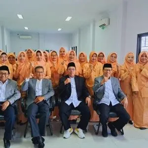 Rektor UIN KHAS Jember Lantik 36 Pengurus DWP UIN KHAS Jember Periode ...