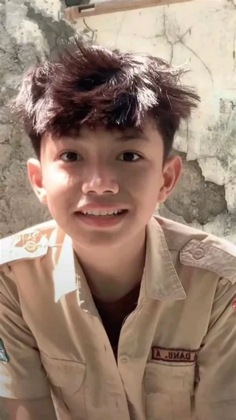 by kyle sean on Pins by you | Cowok ganteng, Boyfriend pictures ...