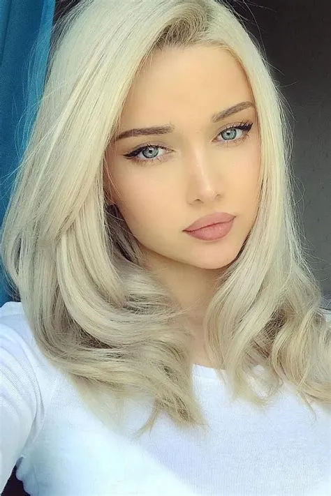 belle fille blonde au yeux bleu - Recherche Google | Blonde hair blue ...