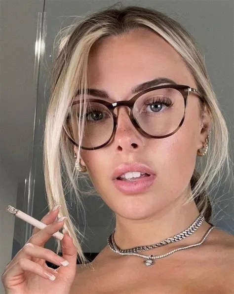 by jean-marc on Chemise blanche in 2025 | Girl smoking, Beautiful ...