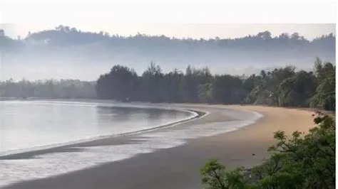 Mengintip Pesona Pantai Poganda, Tempat Healing Cantik di Sulawesi ...