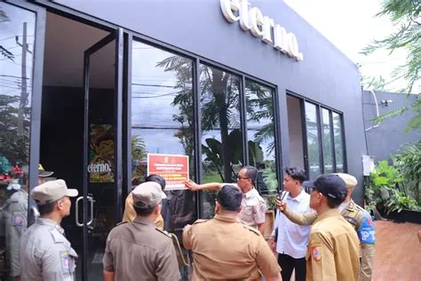 STIKER PAJAK DIPINDAH, BERUJUNG TEGURAN BAPENDA JEMBER KE CAFE ETERNO ...