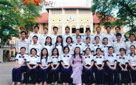 Mẫu đồng phục trường THPT chuyên Trần Đại Nghĩa