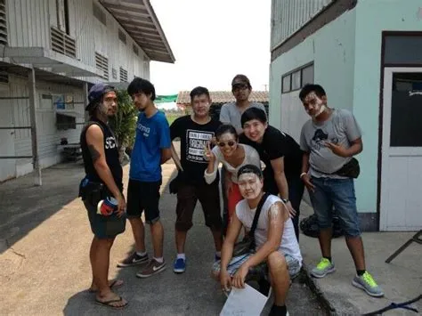 ปักพินโดย Head spring Phayak ใน Arkom Phayak (L)