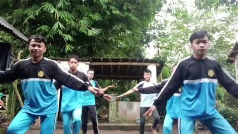 #Tugas Penjas #Senam Irama #SMK IBU Pakusari Jember#XI AKL 1 - YouTube