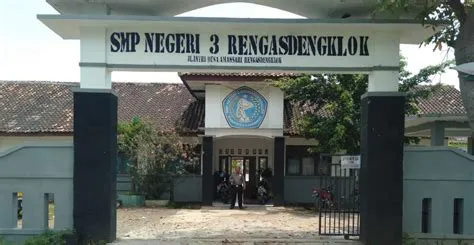 Cek Daftar 10 SMP Terbaik di Karawang, Jawa Barat Versi Rerata Nilai UN ...