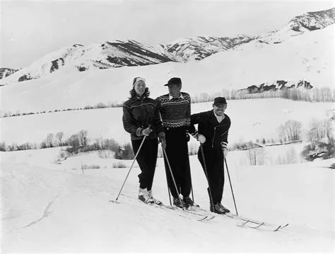Ingrid Bergman, Gary Cooper, and Clark Gable skiing at Sun Valley ...
