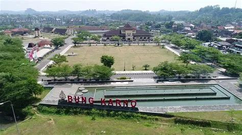 Alun-alun Bung Karno Ungaran, Kab. Semarang Jawa Tengah. Alun-alun ...
