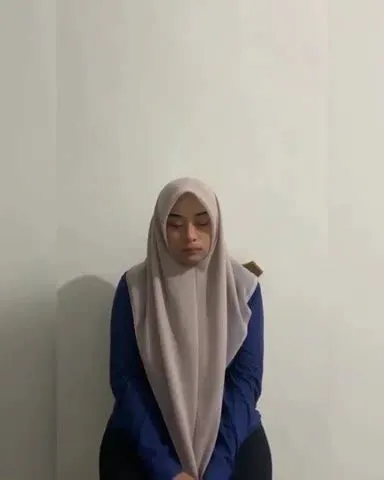 Video Guru SD di Jember Berhijab Pink yang Viral - YouTube