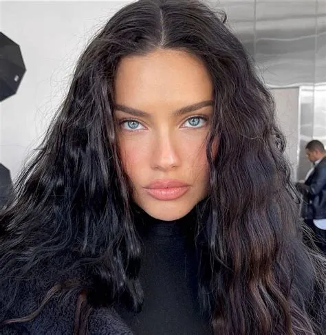 Adriana Lima tanınmaz halde! Son halini görenler inanamadı
