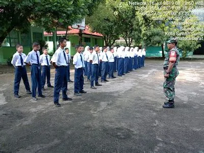 Tanamkan Rasa Cinta Tanah Air Sejak Dini, Koramil 04/MKB Beri ...