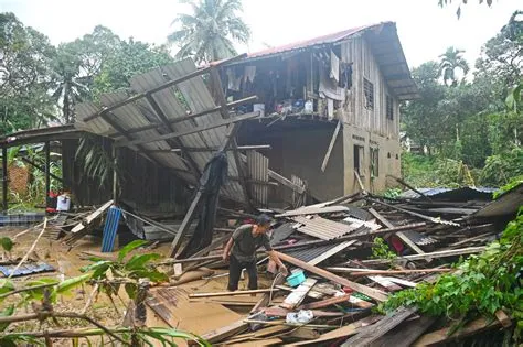 Banjir terburuk dalam tempoh 50 tahun, ibarat tsunami kecil - Utusan ...