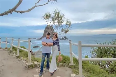 Mengintip Keindahan Objek Wisata Libur Lebaran 2023 Pantai Papuma ...