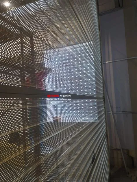 Pemasangan Rolling Door One Sheet Full Perforated di Huawei Lippo Mall ...