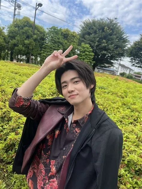 by 태민 on Yuuyo Inouchi//Nobori Taiya | Kamen rider, Rich boy, Power ...