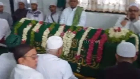 Salah satu Mutiara Hubabah Fatimah Binti Habib Sholeh Tanggul Jember ...