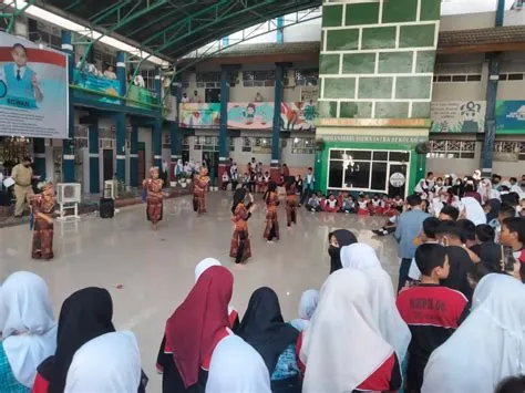 OSIS SMPN 6 Makassar Gelar Lomba Semarak Kemerdekaan HUT RI 77, Kepsek ...