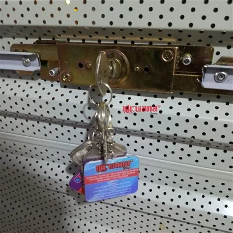 Pemasangan Rolling Door One Sheet Full Perforated di Tenant Self Photo ...