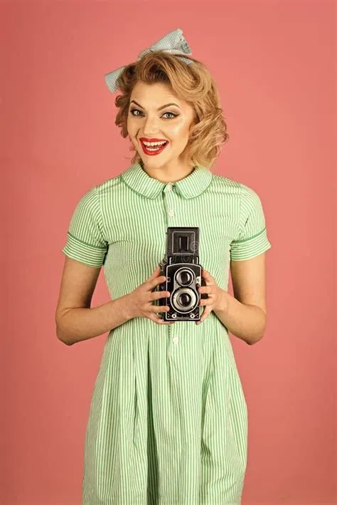 Retro Model. Fashionable Woman Posing. Retro Woman with Vintage Camera ...