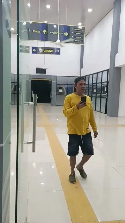 Nuansa Baru Terminal Tawang Alun Jember #busmania - YouTube