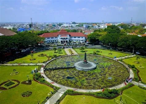 Indahnya Alun Alun Tugu Malang Pasca Perbaikan untuk Wisata