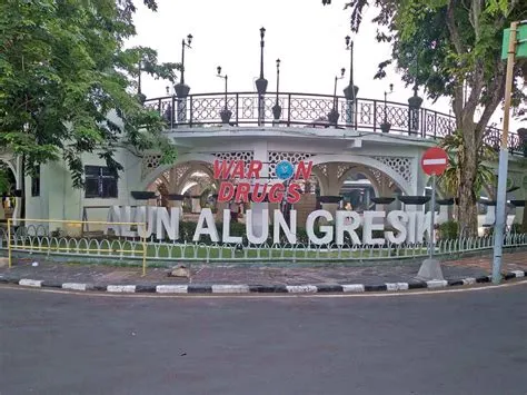 Destinasi Menarik Alun-Alun Gresik Jawa Timur – NativeIndonesia.com