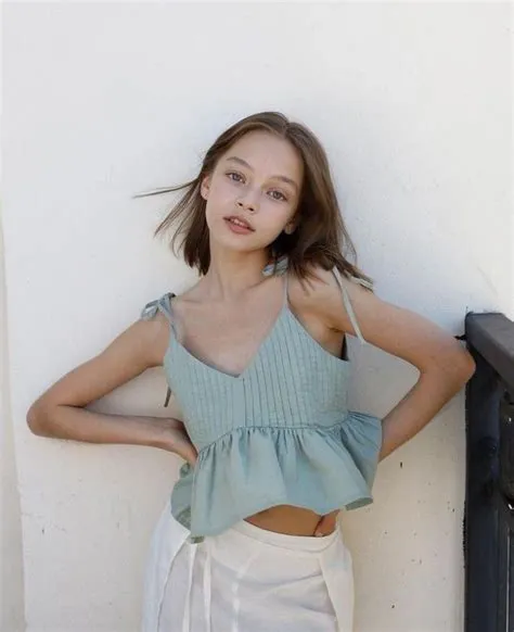 by Amelia on Model outfits | Model outfits, Best street outfits ...